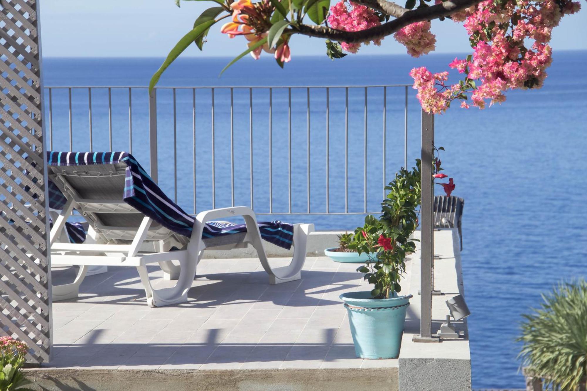Irlandas Villa Funchal Seaside Villas Oda fotoğraf